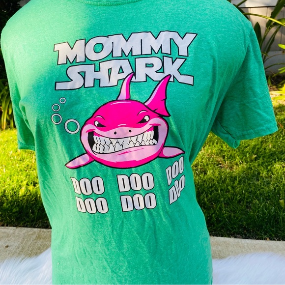 Green Mommy Shark Shirt Medium - Picture 2 of 5